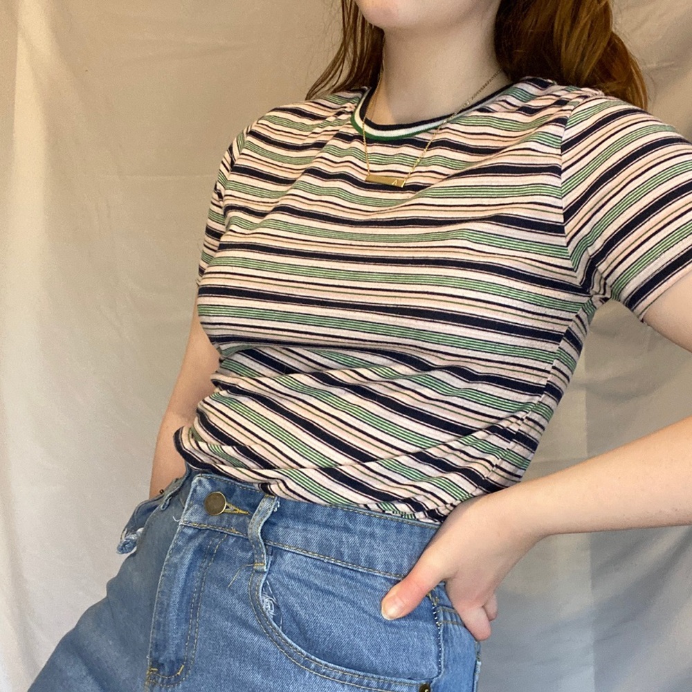 CHARLOTTE RUSSE Women’s Green Striped Tee